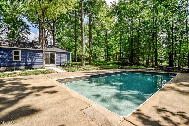 2531 Timberline Drive, Willoughby Hills, OH 44094