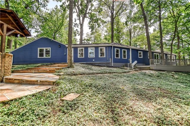 2531 Timberline Drive, Willoughby Hills, OH 44094