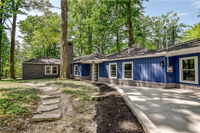 2531 Timberline Drive, Willoughby Hills, OH 44094