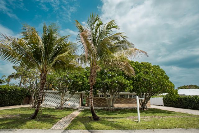 7306 Clarke Road, Lake Clarke Shores, FL 33406