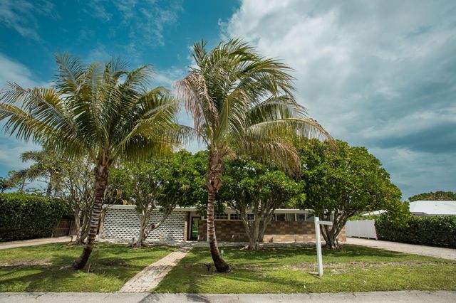 7306 Clarke Road, Lake Clarke Shores, FL 33406