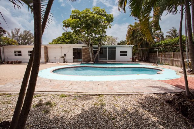 7306 Clarke Road, Lake Clarke Shores, FL 33406