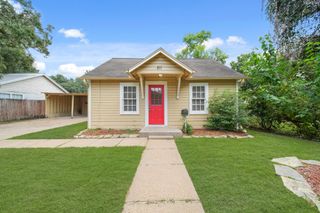 811 S Hill Street, Alvin, TX 77511