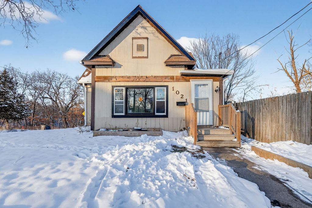 1021 Franklin Avenue, Des Moines, IA 50314