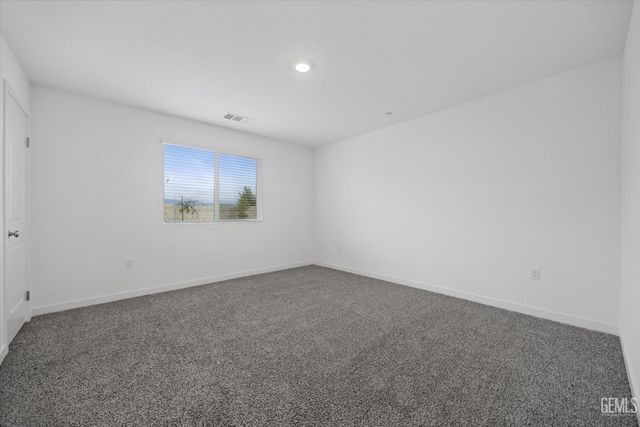 820 Beaconsfield Court, Bakersfield, CA 93307