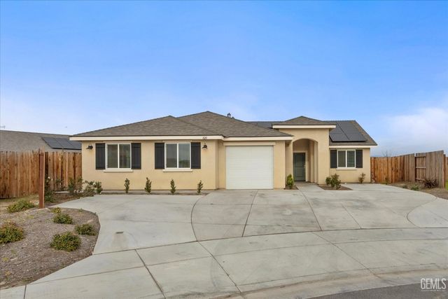 820 Beaconsfield Court, Bakersfield, CA 93307