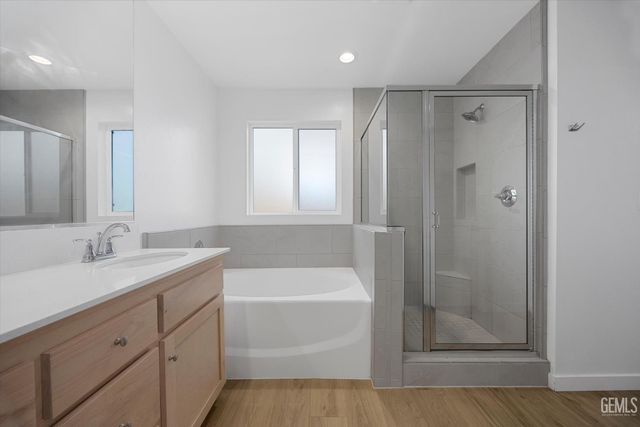 820 Beaconsfield Court, Bakersfield, CA 93307