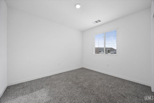 820 Beaconsfield Court, Bakersfield, CA 93307