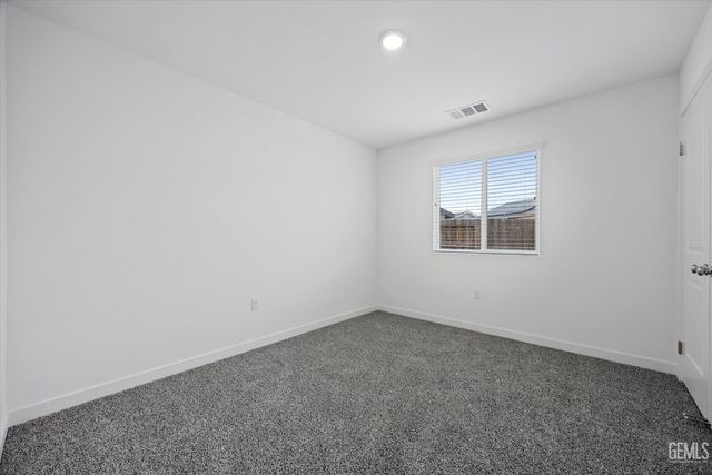 820 Beaconsfield Court, Bakersfield, CA 93307