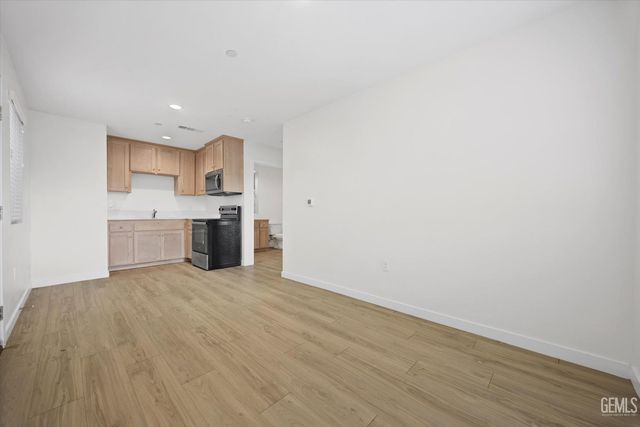 820 Beaconsfield Court, Bakersfield, CA 93307