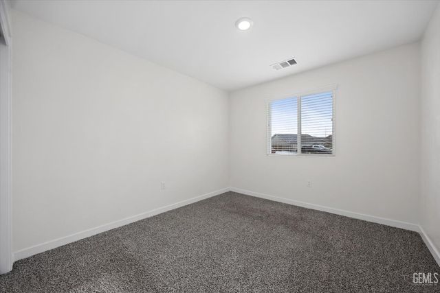 820 Beaconsfield Court, Bakersfield, CA 93307