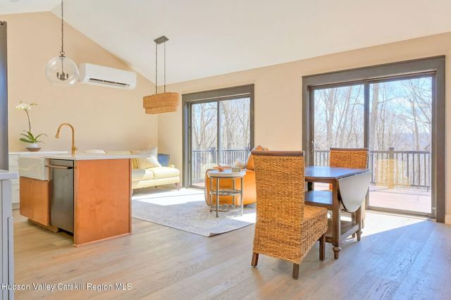 11 Mueller Road, Saugerties, NY 12477