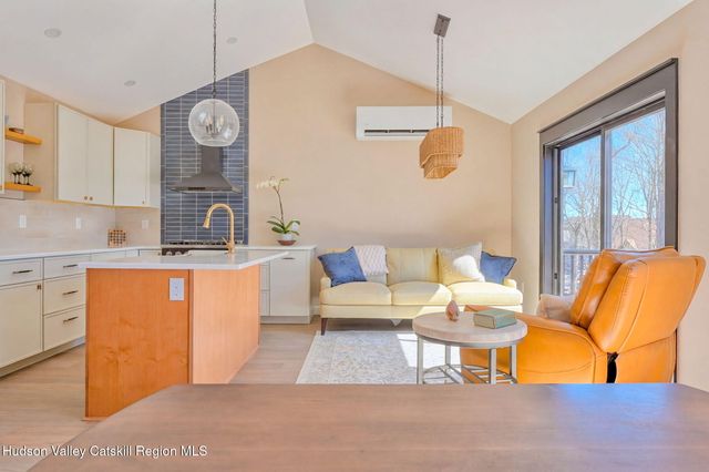 11 Mueller Road, Saugerties, NY 12477