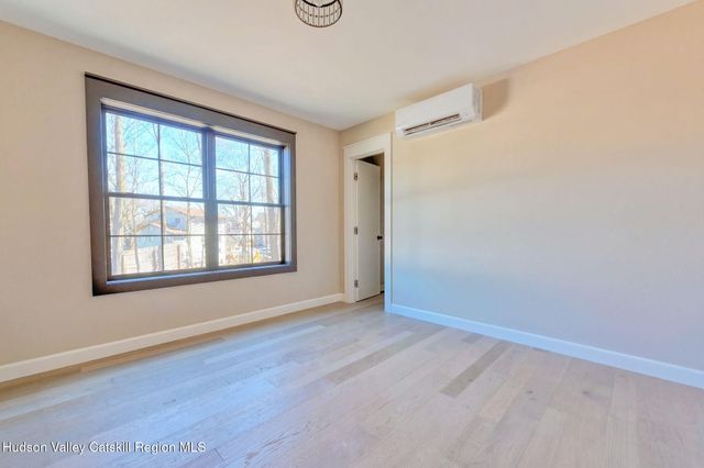 11 Mueller Road, Saugerties, NY 12477