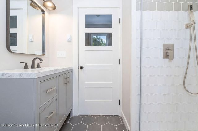 11 Mueller Road, Saugerties, NY 12477