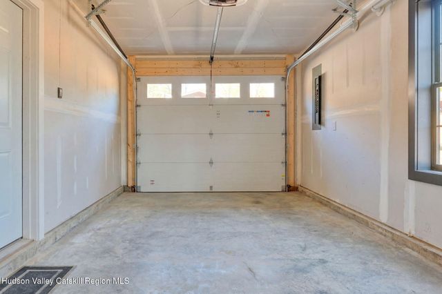 11 Mueller Road, Saugerties, NY 12477