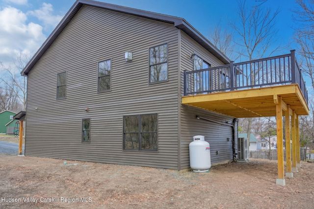 11 Mueller Road, Saugerties, NY 12477