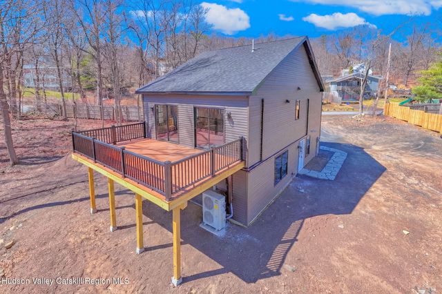 11 Mueller Road, Saugerties, NY 12477