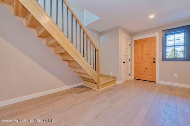 11 Mueller Road, Saugerties, NY 12477