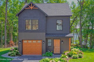 11 Mueller Road, Saugerties, NY 12477