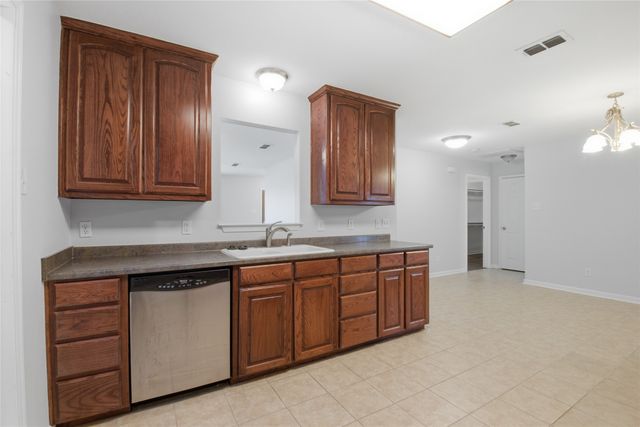 2323 Jodi Lane, Gainesville, TX 76240