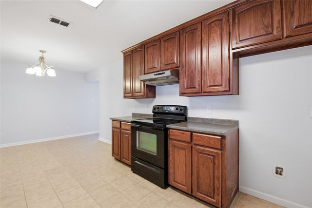 2323 Jodi Lane, Gainesville, TX 76240