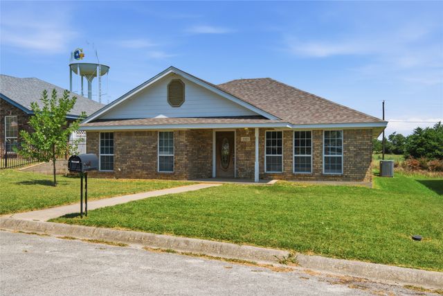 2323 Jodi Lane, Gainesville, TX 76240