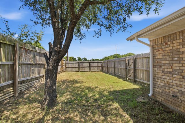 2323 Jodi Lane, Gainesville, TX 76240