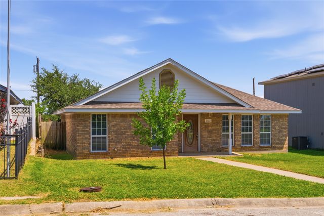 2323 Jodi Lane, Gainesville, TX 76240