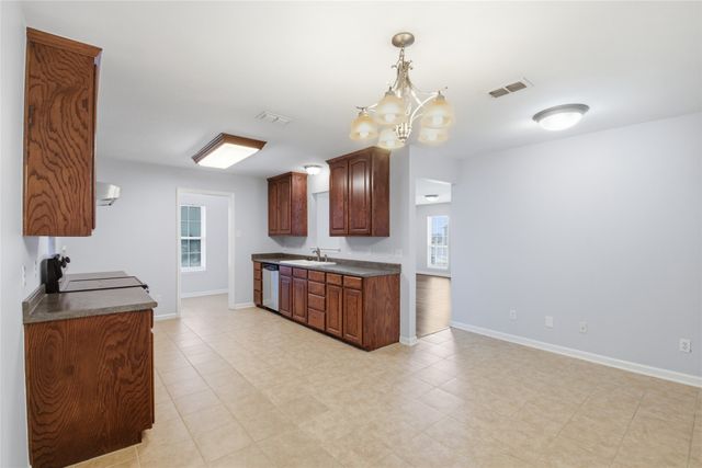 2323 Jodi Lane, Gainesville, TX 76240