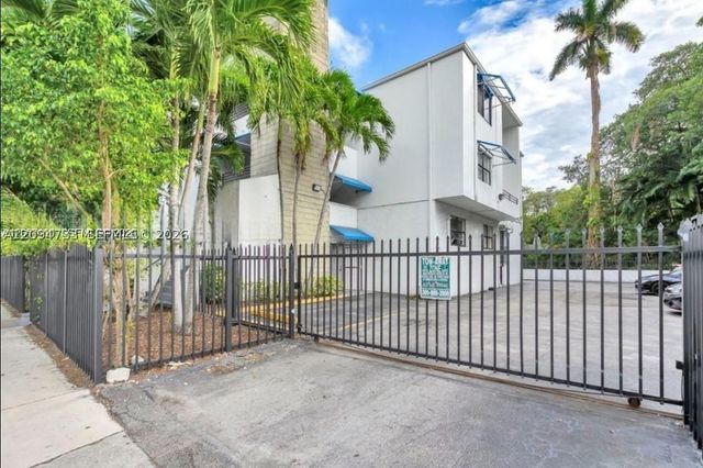 950 NW 11th St 1C, Miami, FL 33136