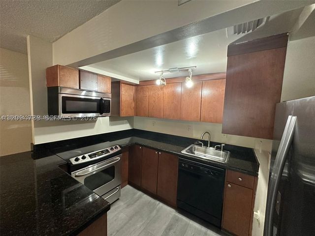 950 NW 11th St 1C, Miami, FL 33136