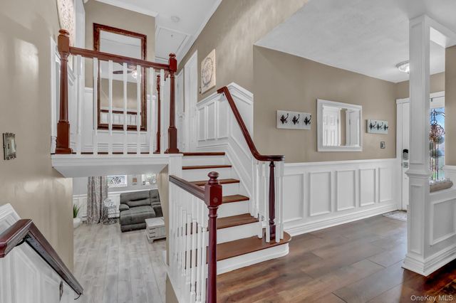 121 W 15th Street, Deer Park, NY 11729