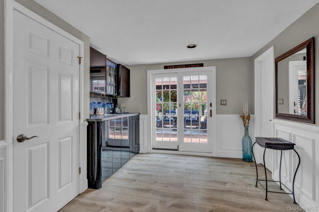 121 W 15th Street, Deer Park, NY 11729