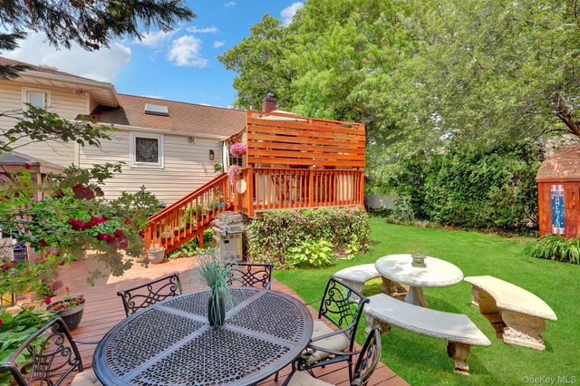 121 W 15th Street, Deer Park, NY 11729