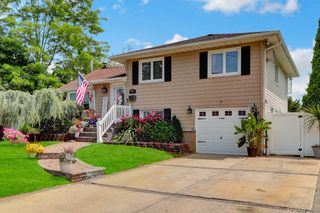 121 W 15th Street, Deer Park, NY 11729