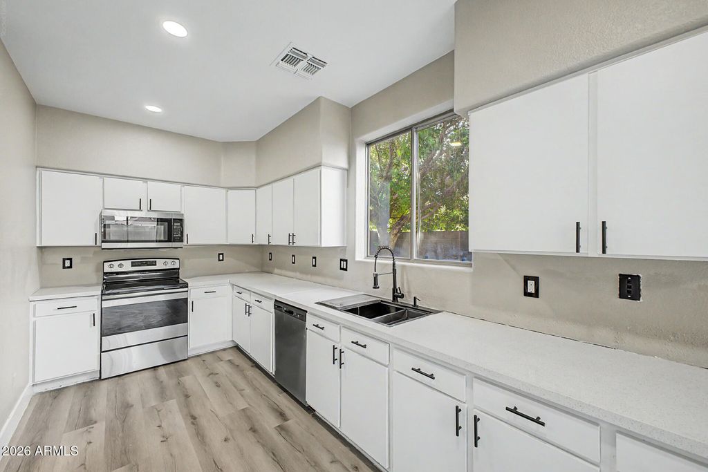 682 S JESSE Street, Chandler, AZ 85225 — photo 2
