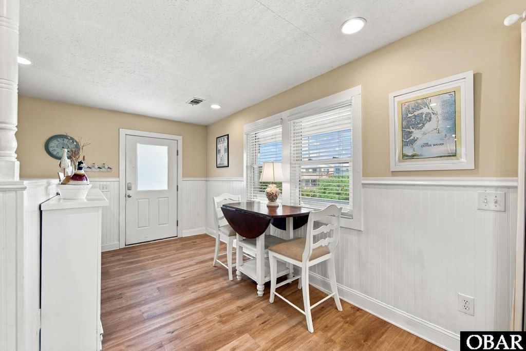Image 10 of property listing at 111 Sprigtail Drive, Duck, NC 27949