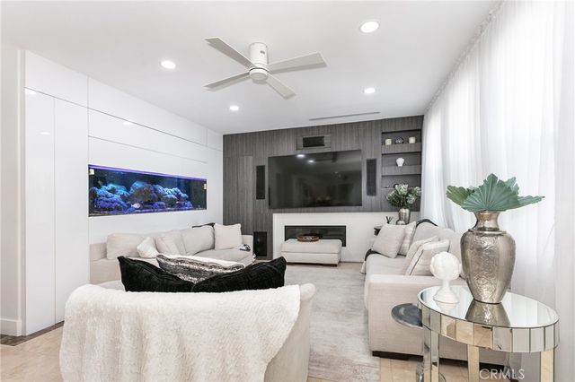 20423 Via Botticelli, Porter Ranch, CA 91326