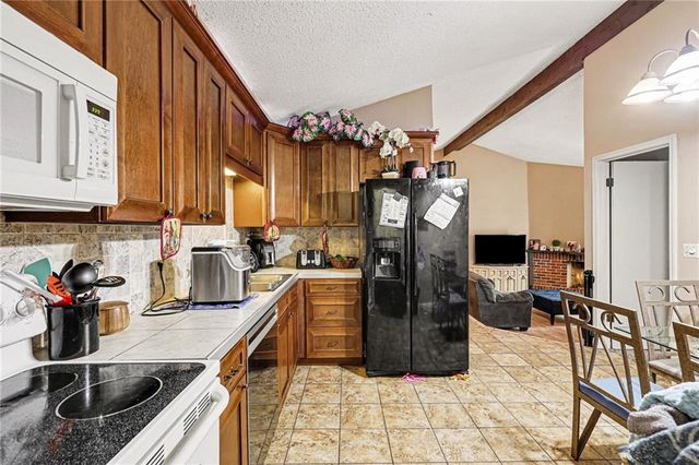 14025 Ballantrae Drive, Grandview, MO 64030
