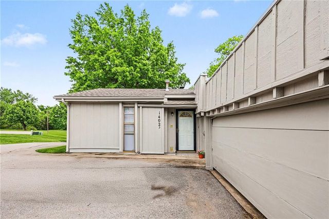 14025 Ballantrae Drive, Grandview, MO 64030