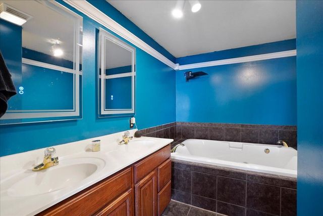 7540 W 92nd Avenue, Crown Point, IN 46307