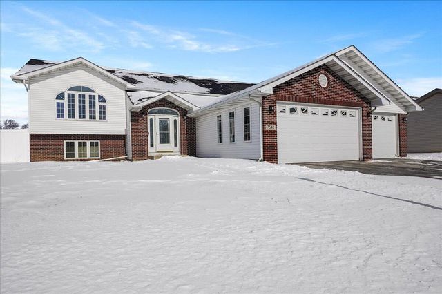 7540 W 92nd Avenue, Crown Point, IN 46307