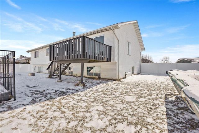 7540 W 92nd Avenue, Crown Point, IN 46307