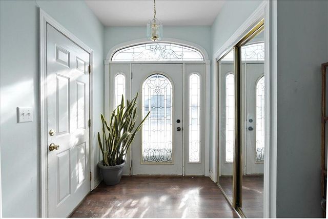 7540 W 92nd Avenue, Crown Point, IN 46307