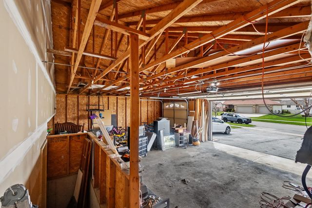 7540 W 92nd Avenue, Crown Point, IN 46307