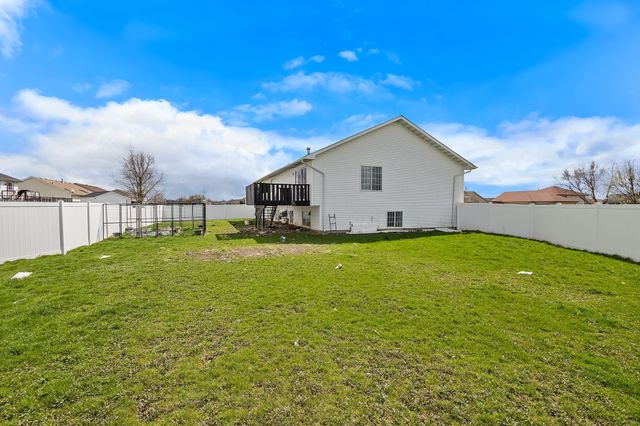 7540 W 92nd Avenue, Crown Point, IN 46307