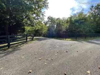 2321 W Highway 42, La Grange, KY 40031