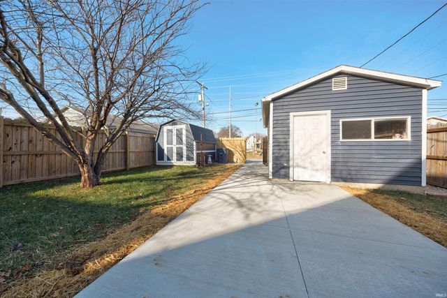 212 E Delaware Street, Evansville, IN 47711