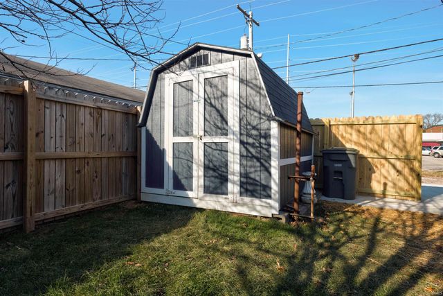 212 E Delaware Street, Evansville, IN 47711